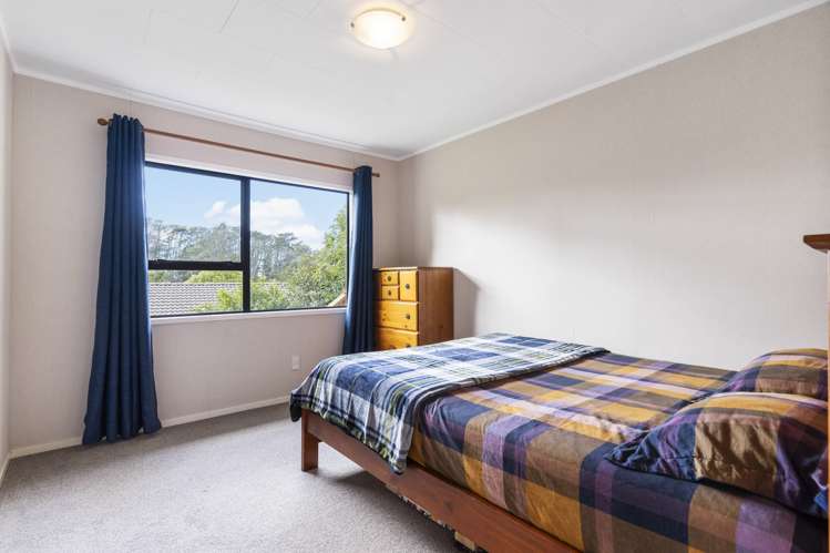 6 Lowell Place Massey_13