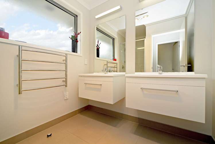 9 Kaki Lane Takanini_7