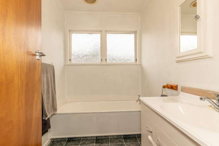 9 Edith Place Dinsdale_13