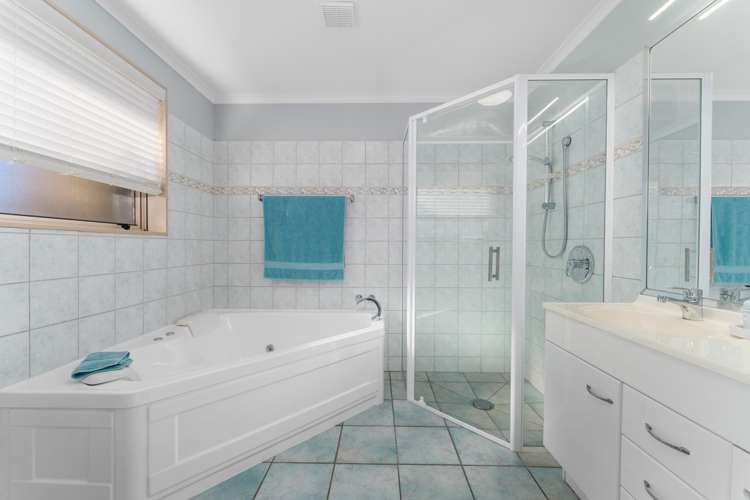 5 Strawberry Grove Richmond_7