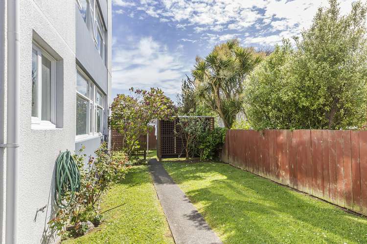 1/10 Angus Avenue Berhampore_10