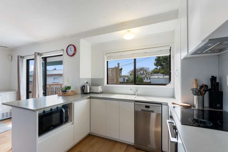 6A Parakai Street_3