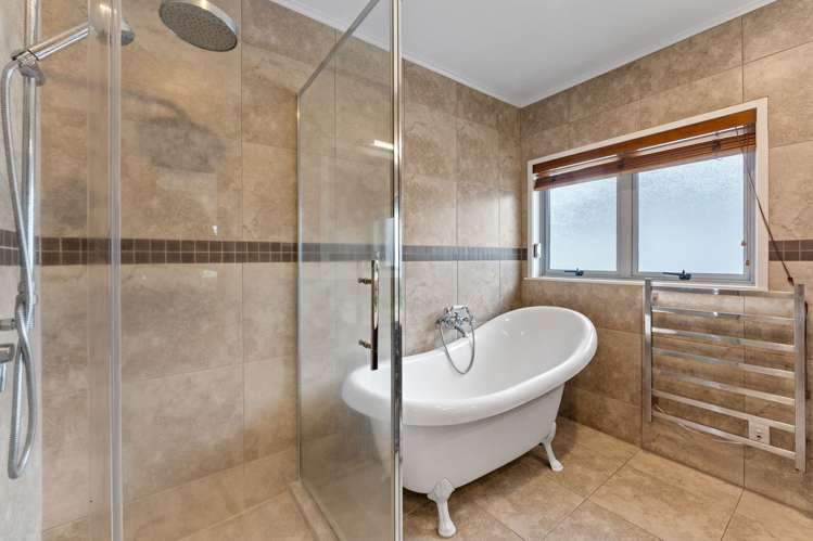 11 Katui Street Castor Bay_26