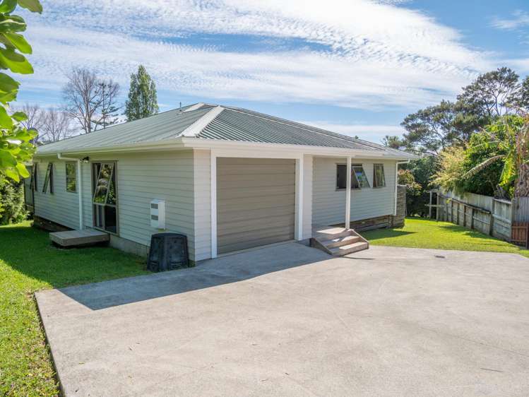 16 Pohutukawa Drive Coopers Beach_5