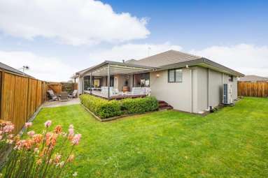 172 Pacific Drive_4