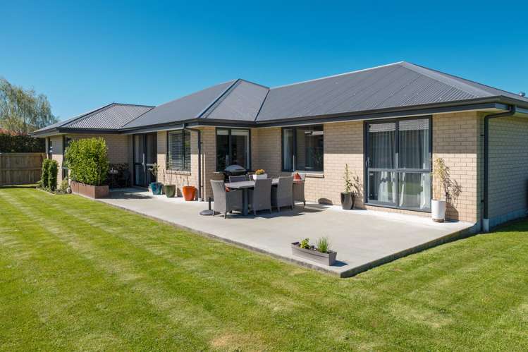16 Eric Batchelor Place_0