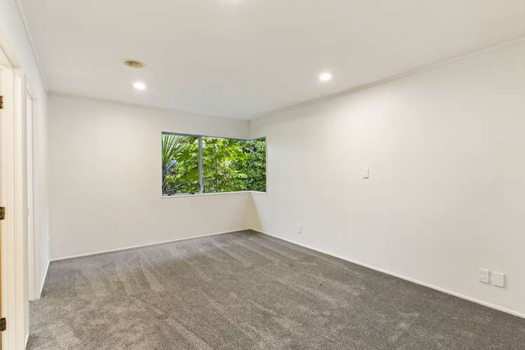 1 Halldene Terrace Red Beach_8