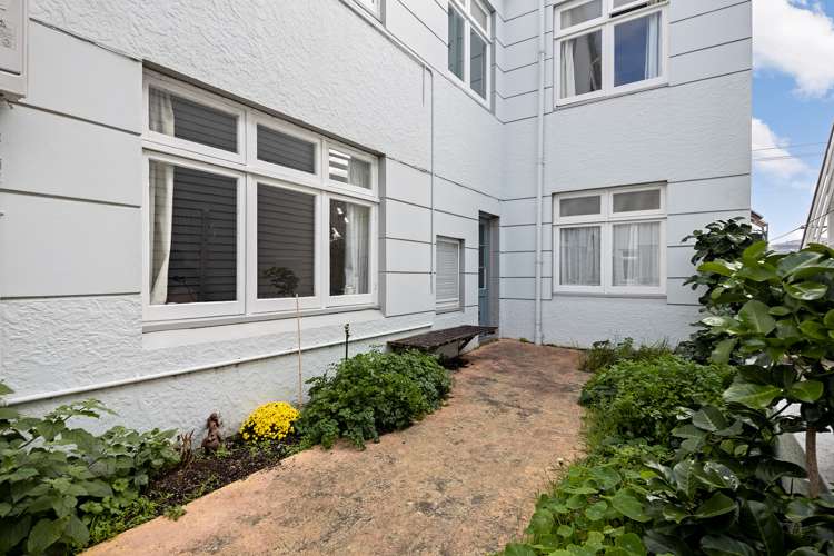 6/1 Rixon Grove Mount Victoria_12