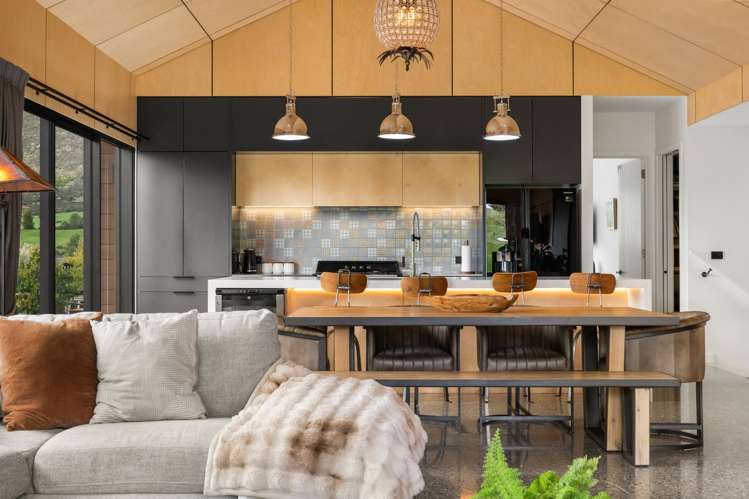 37 Pendeen Crescent Jacks Point_9