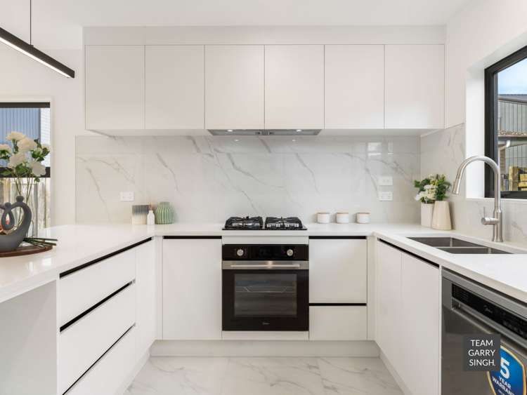 2/113 Porchester road Papakura_3