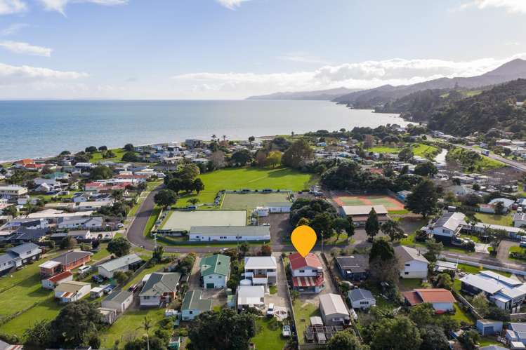5 West Crescent Te Puru_32