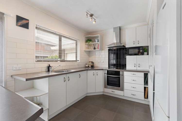 33 Aintree Crescent Awapuni_6