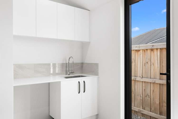 15 Samantha Lawry Road Wigram_15