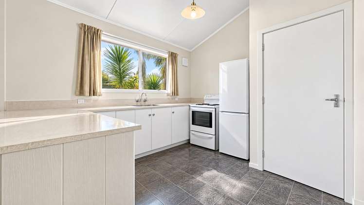 2/133 Tipahi Street Nelson South_6