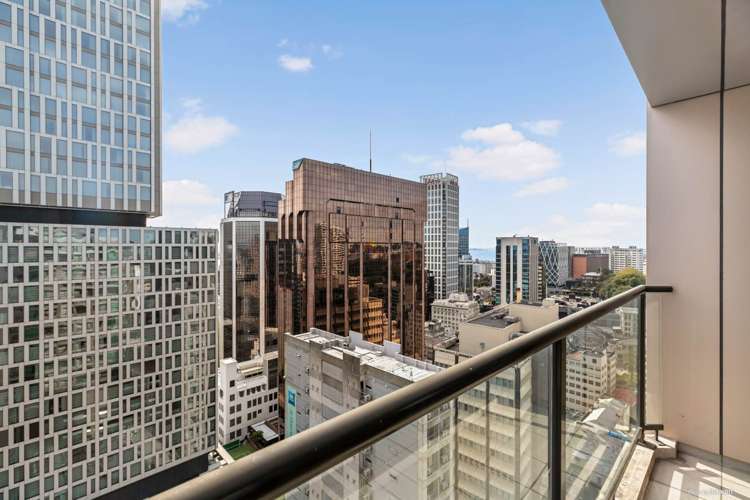 24h/76 Albert Street_0