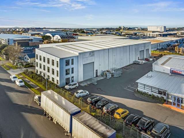 Modern Industrial &ndash; 1000AMP, 3.2T Gantry