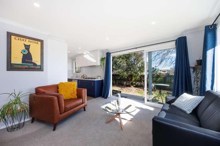 2 Lockhart Avenue Milson_10