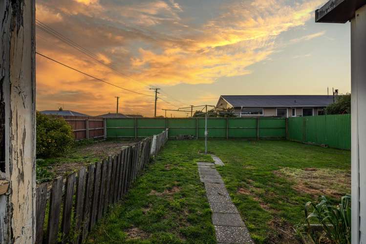 77 Hargood Street Woolston_24