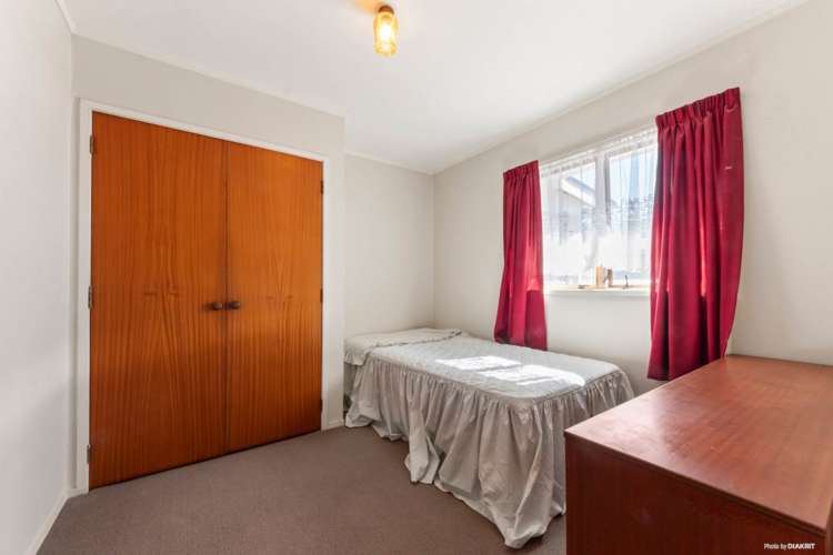 2/4 Landseer Place Blockhouse Bay_9