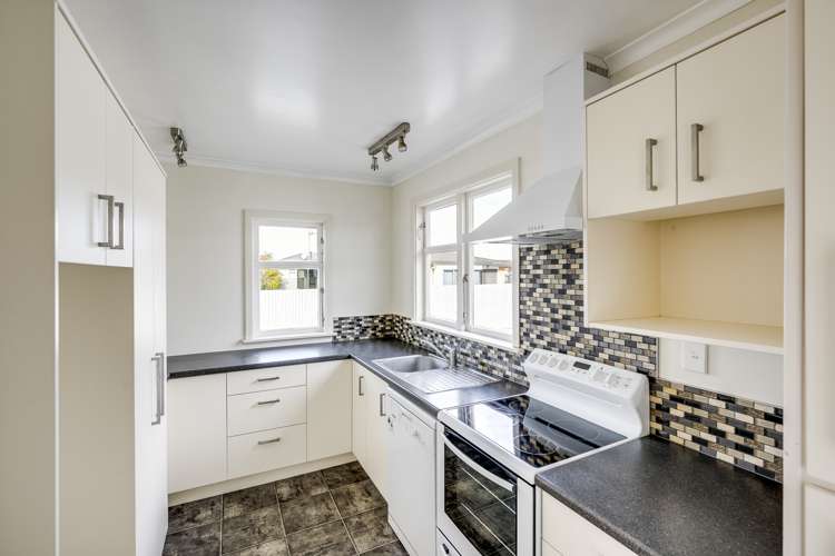 17 Hinton Road Taradale_5