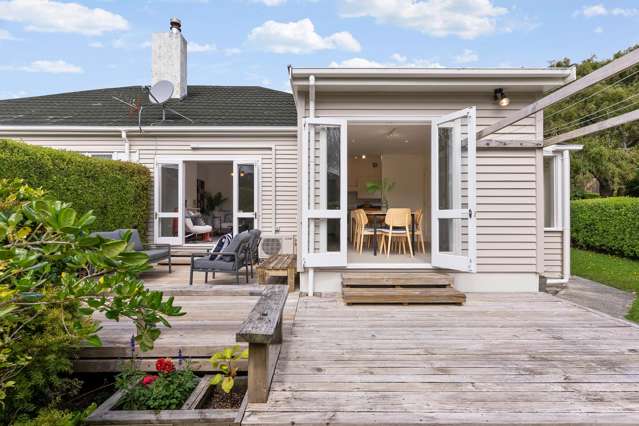 Sun Drenched 1940's Start or Downsize