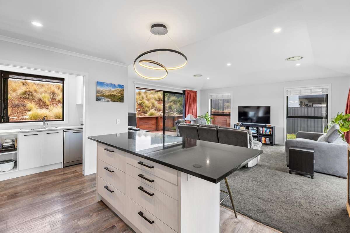 41 Stratford Drive, Mount Pisa_1