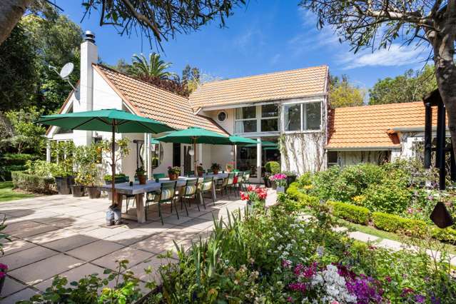 Downsizers Delight with Ample Storage