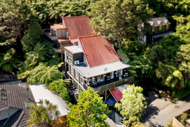 3A Whiorau Grove Lowry Bay_38