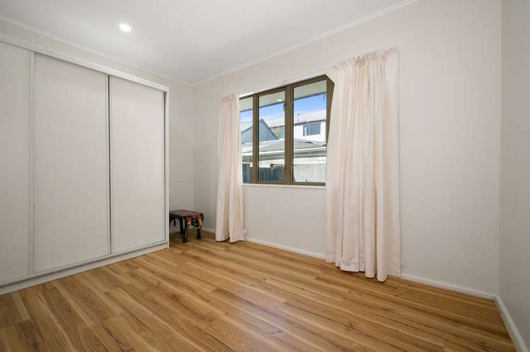 2/345 Cashel Street Linwood_7