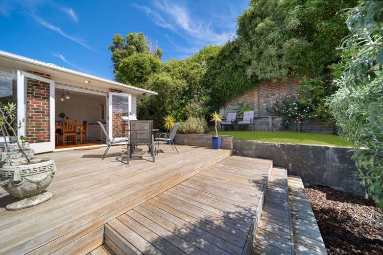 96 Easther Crescent Kew_16