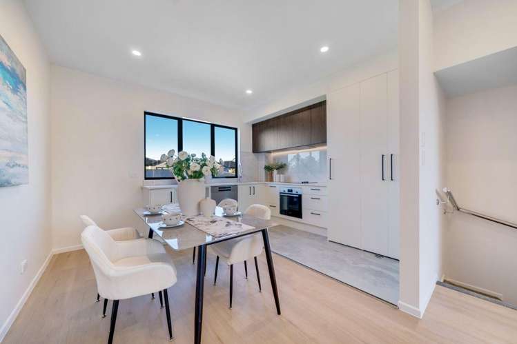 7/32 Tiraumea Drive 10694_1