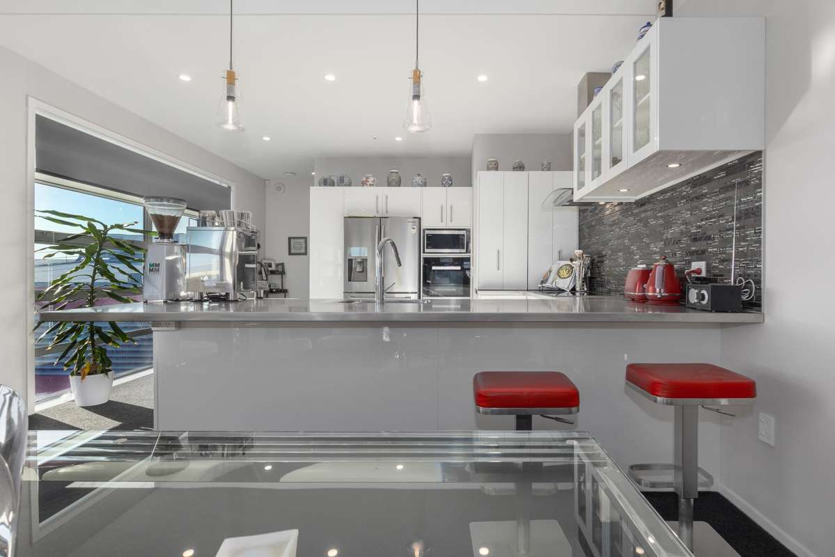 10 Queen Street West_2