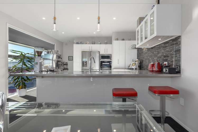 10 Queen Street West Levin_6