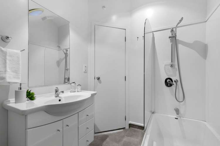 8/245 Adelaide Road Newtown_13