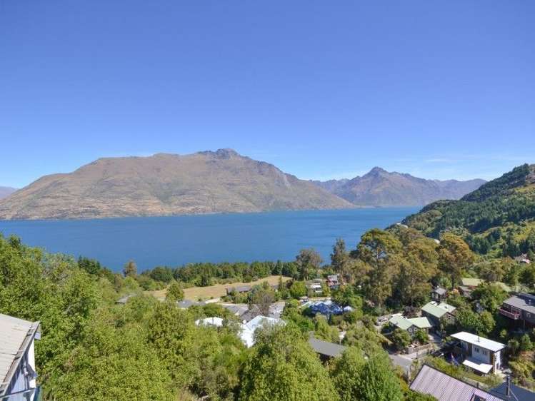 32a Mackinnon Terrace Fernhill/Sunshine Bay_14