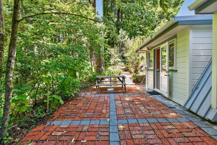 8 Tiniroa Grove Silverstream_22