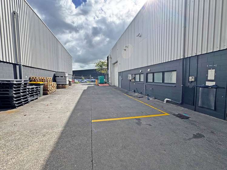 Unit B/2 George Bourke Drive Mt Wellington_9