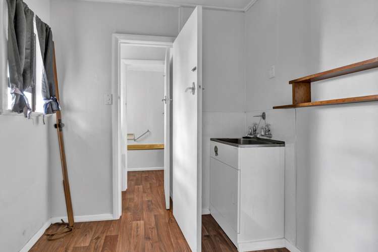 102 Brecon Road Stratford_19