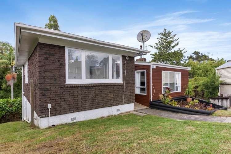 9 Surat Place Glen Eden_0