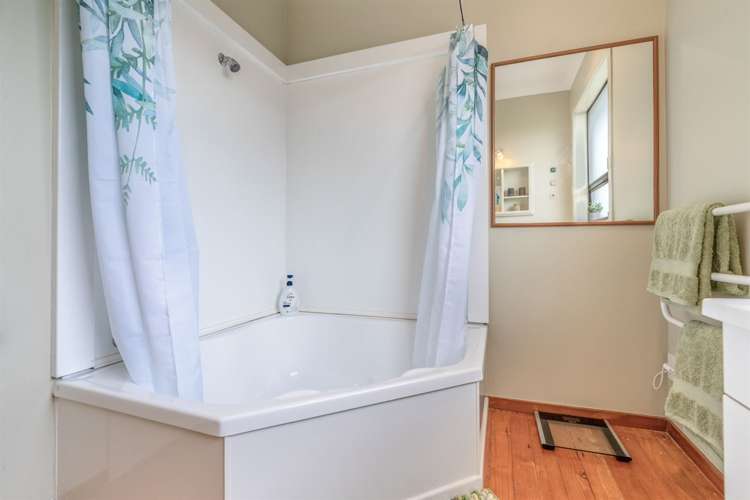 106 Wilton Street Windsor_15