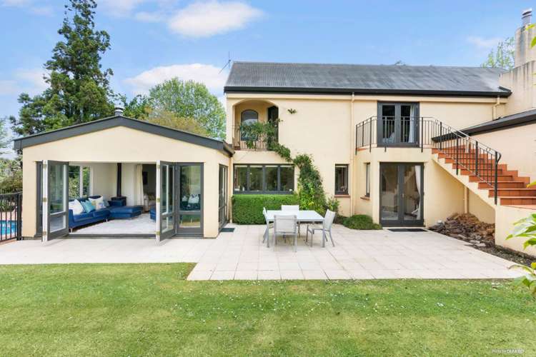 133 Ara-Kotinga Whitford_2