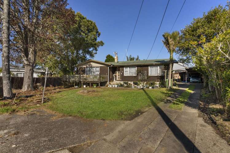 7 Fairclough Road Beach Haven_13