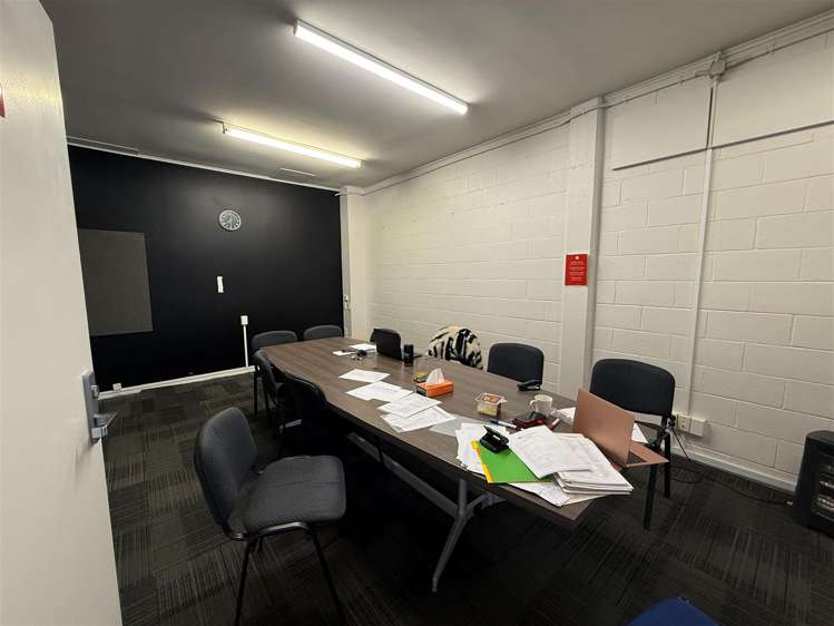 5 Lyttelton Avenue Porirua_12