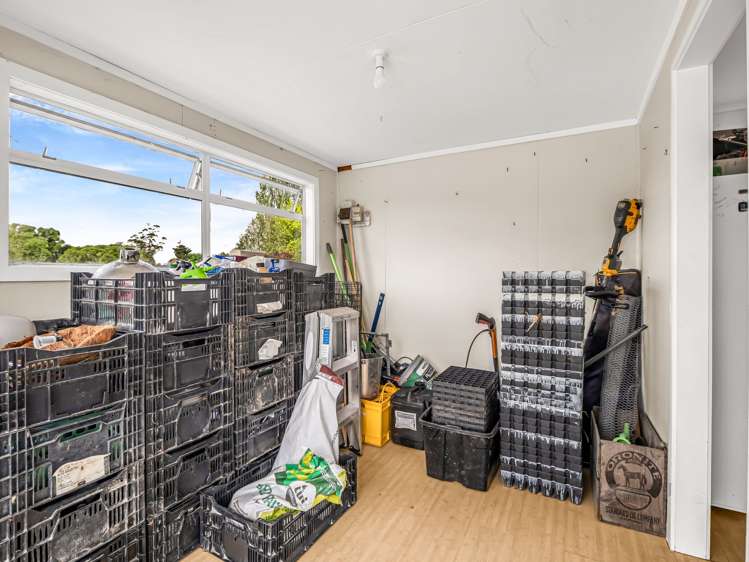 12 Swamp Road Cust_25