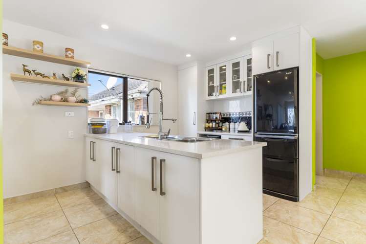 9 Waterfront Road Mangere Bridge_6