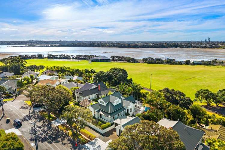 46 Waterview Road Devonport_26