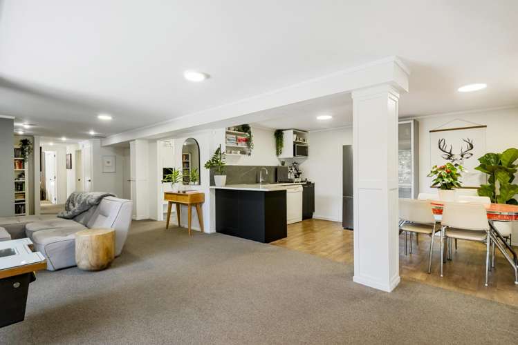 8 Poaka Place Beach Haven_13