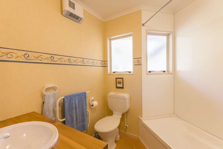 7 Amokura Street Waikanae_21