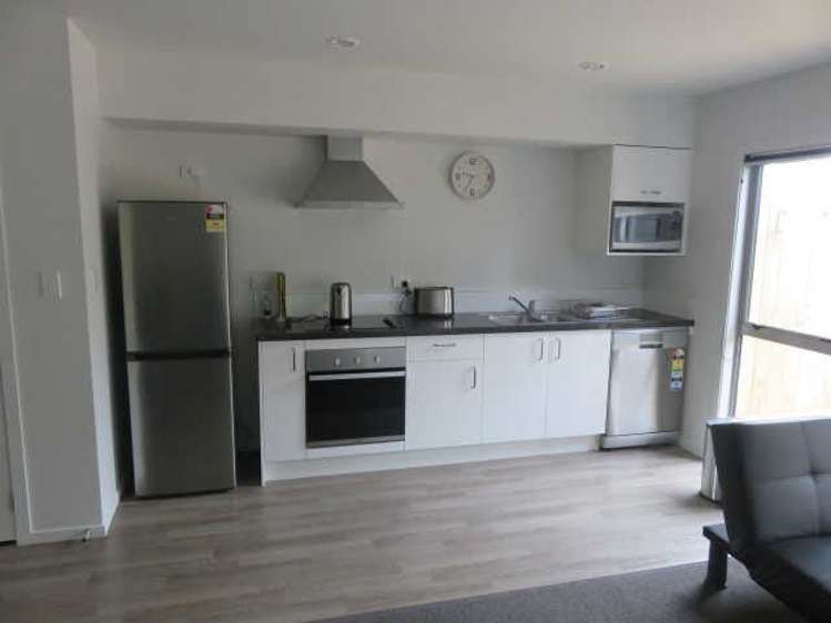 8/100 Knighton Road Hillcrest_8