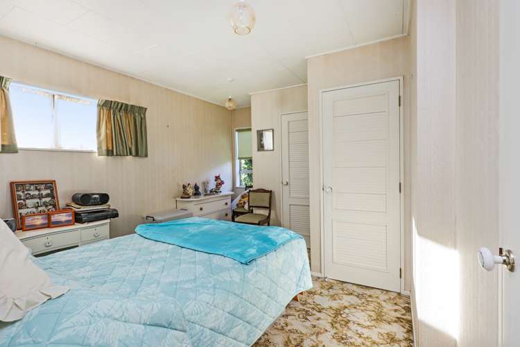 1422 Karamu Road North Mayfair_8